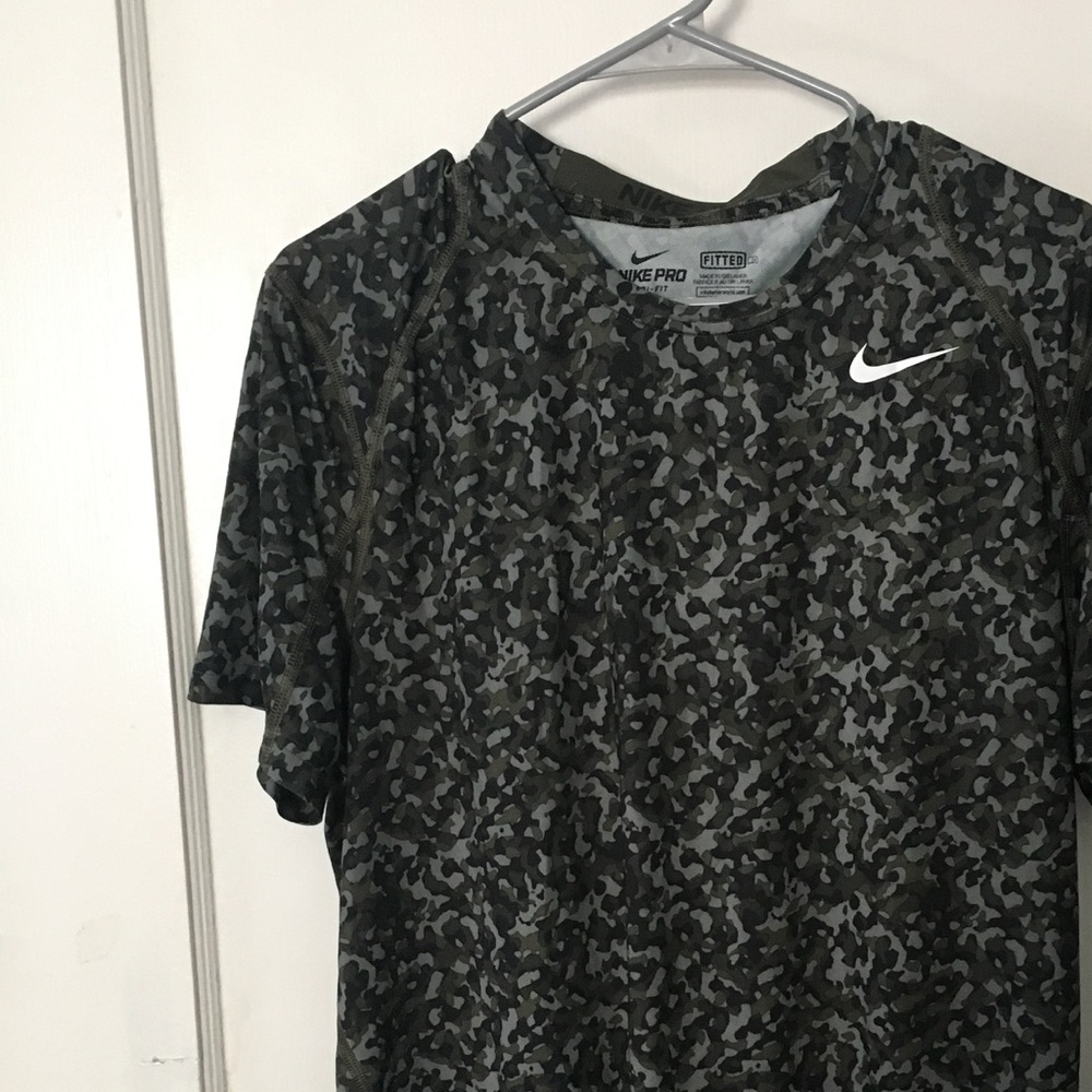 Nike pro combat tee fitted