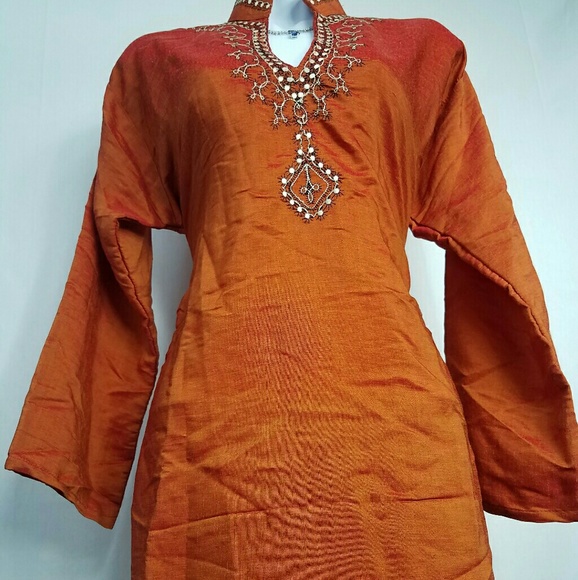 VL Collection Embroidered V Neck Tunic - Picture 3 of 8