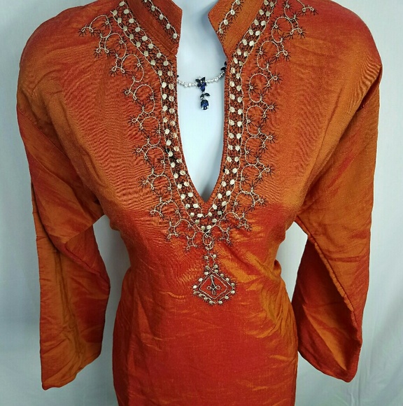 VL Collection Embroidered V Neck Tunic - Picture 4 of 8