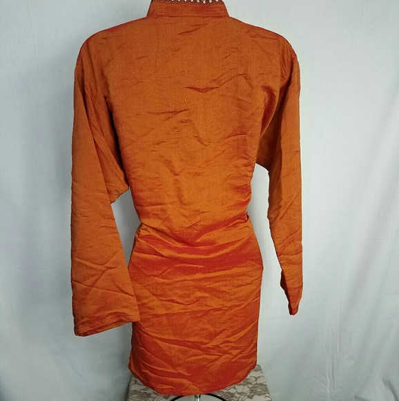 VL Collection Embroidered V Neck Tunic - Picture 5 of 8