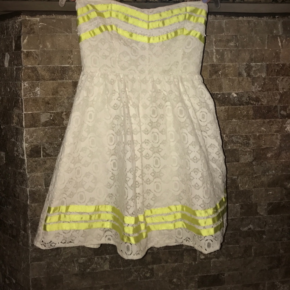 Yellow and white flying tomato dress