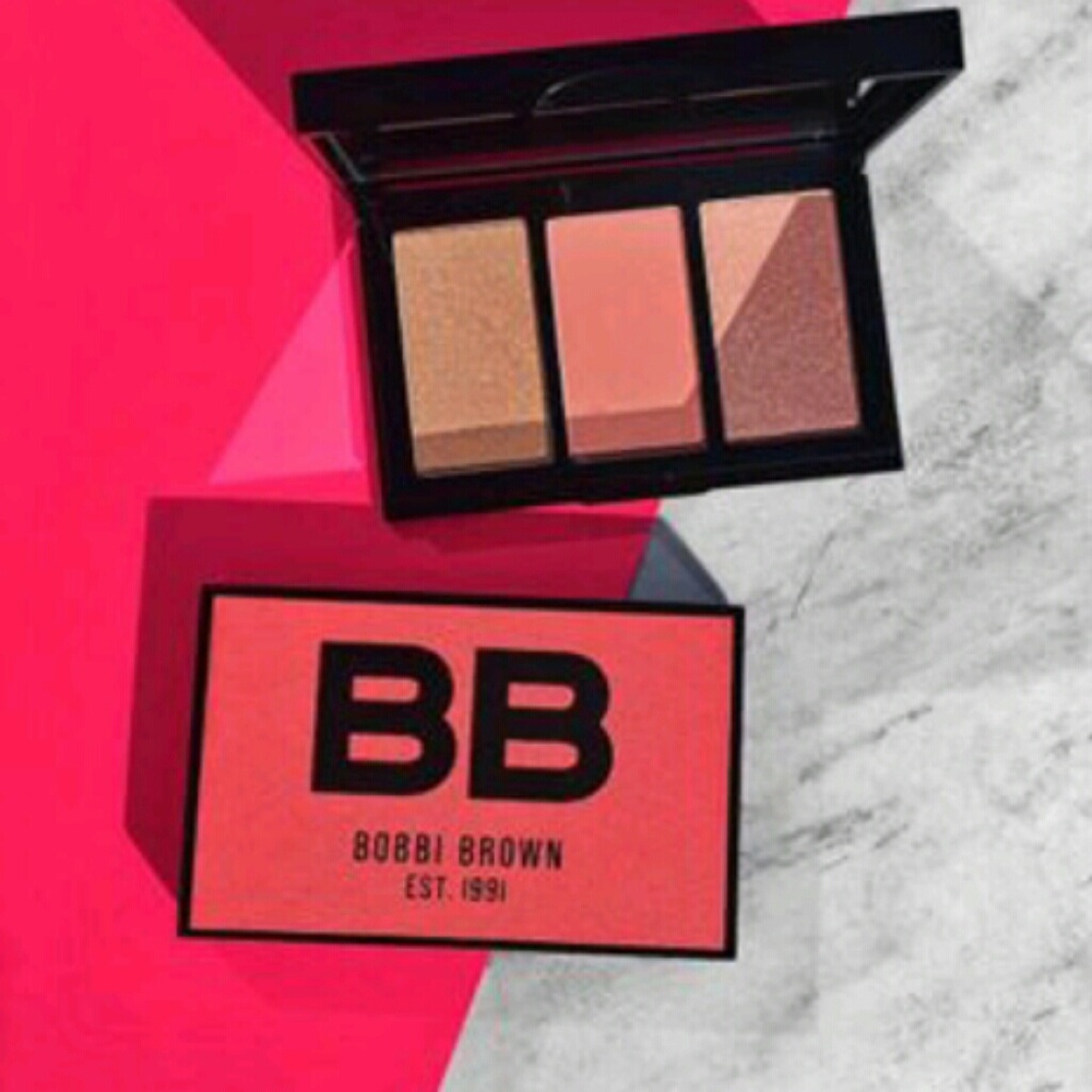 Bobbi Brown peach illuminating cheek palette.