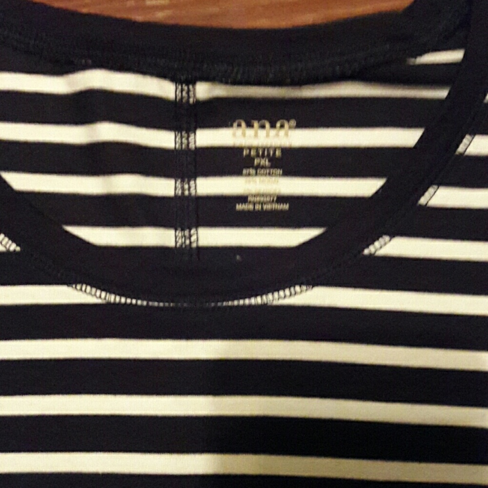 Final Sale ** Long Sleeves Top ** NWT - Picture 2 of 5