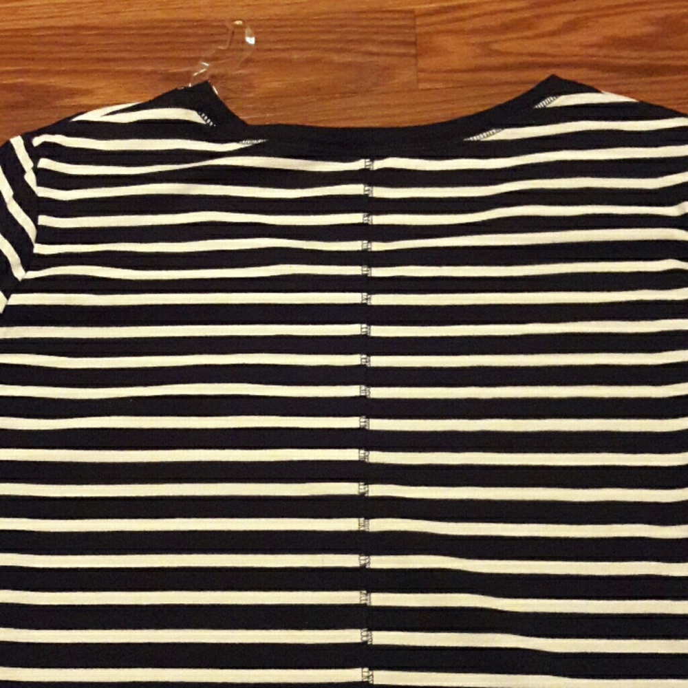 Final Sale ** Long Sleeves Top ** NWT - Picture 4 of 5