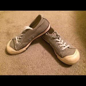 Women's Size 7 Keen shoes