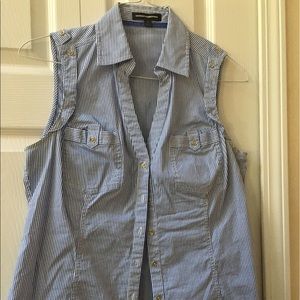 Sleeveless collar button up