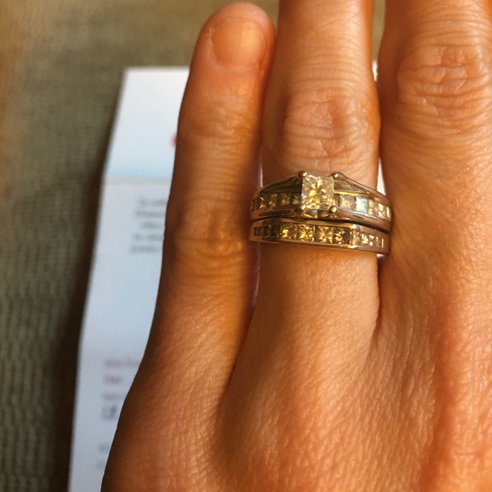 18K WG wedding ring set.