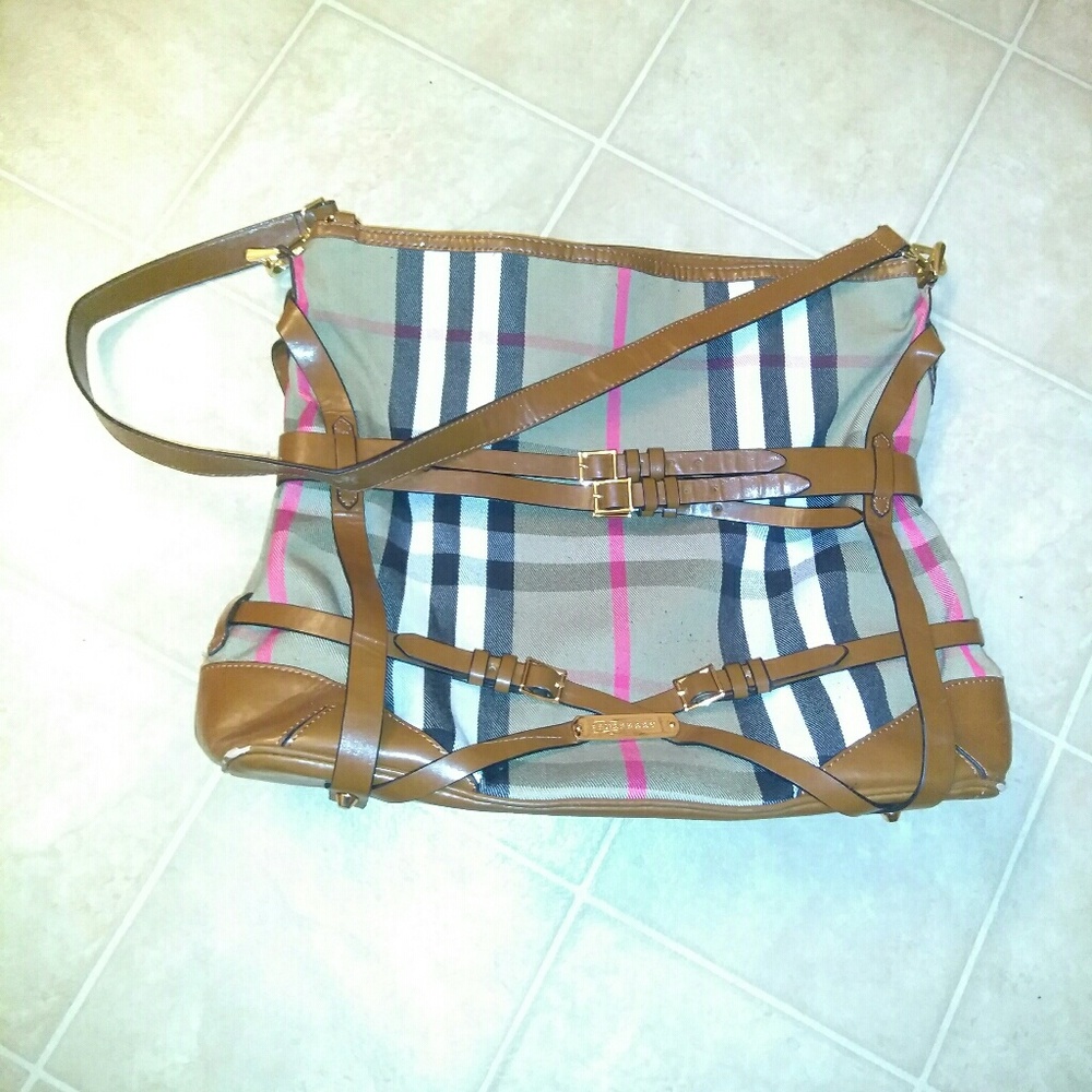 Very large Burberry bag - Picture 2 of 4