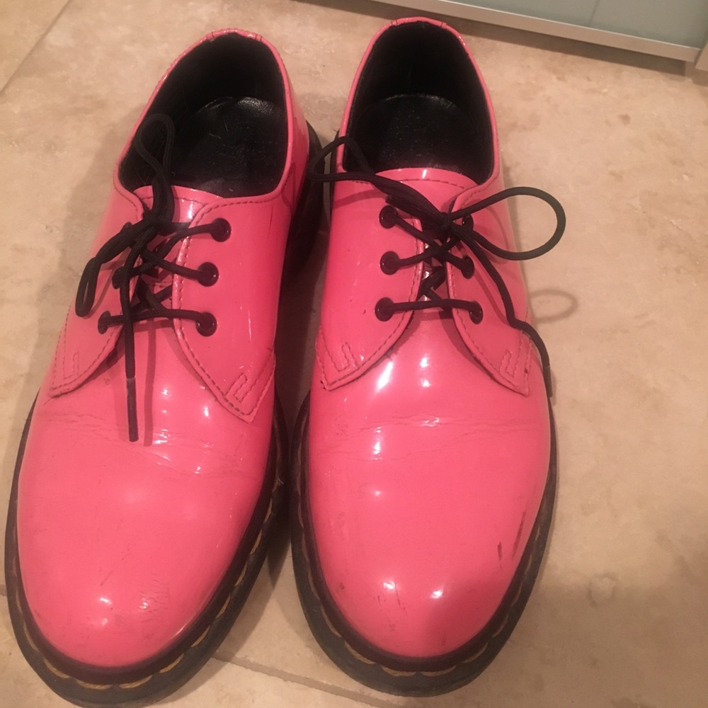 Dr. Martens low top- size 6