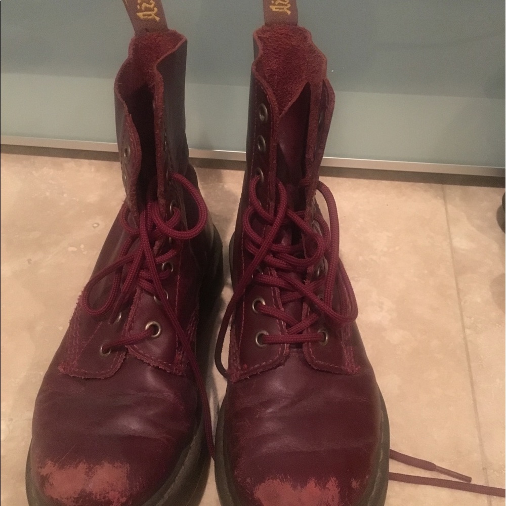 Dr. Martens- Size 6