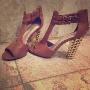 81/2 Bamboo Studded Platform Heels in Deep Tan