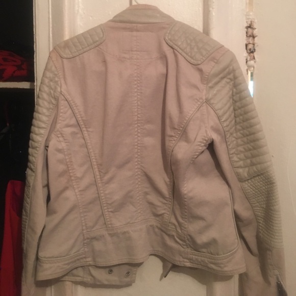 Jacket (Jean) - Picture 2 of 2