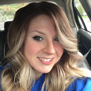 Meet your Posher, Caitlin