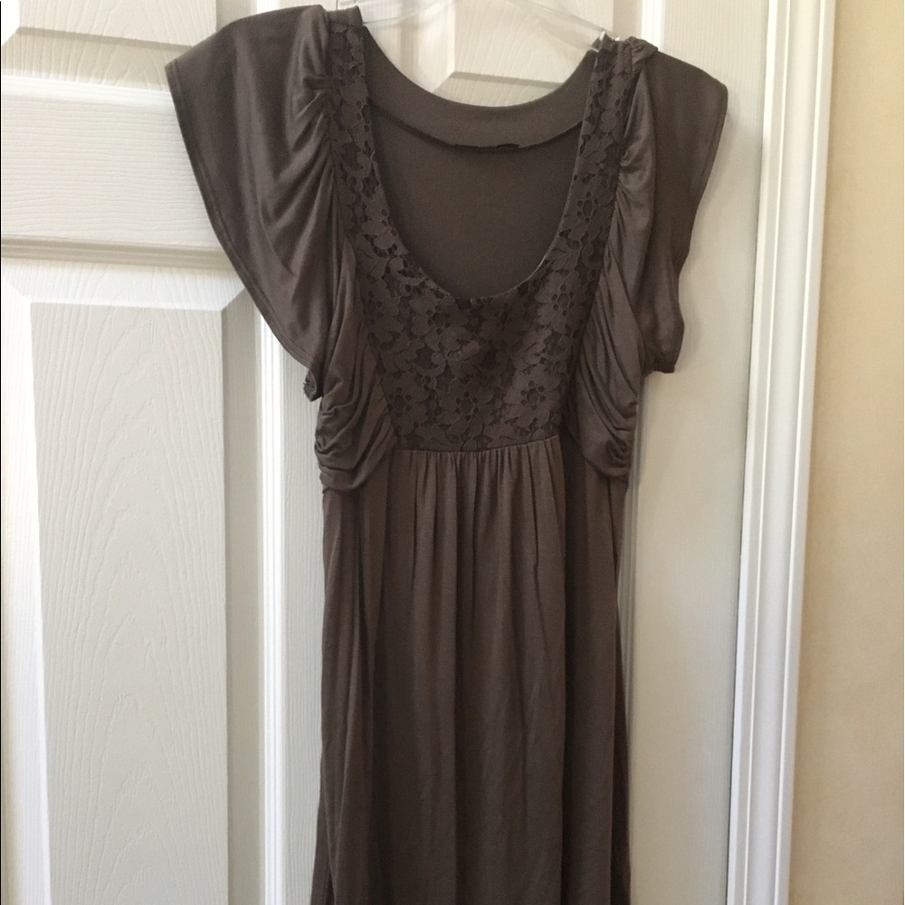 Short brown cotton dress with lace detail