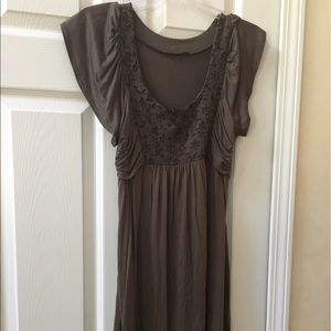 Short brown cotton dress with lace detail