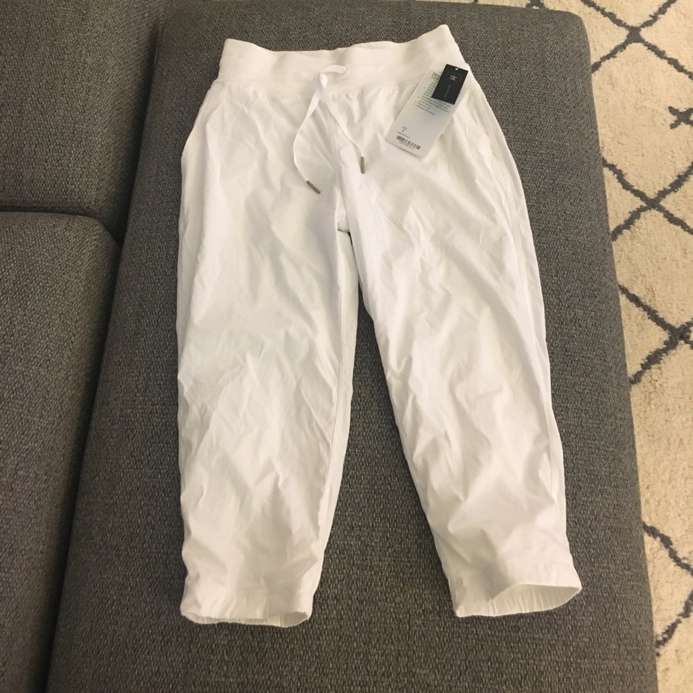 Lululemon NWT Dance Studio Crop II *Lined