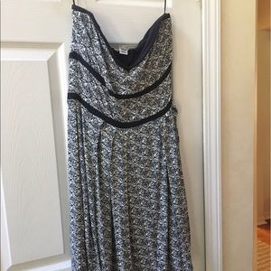 Short strapless dress