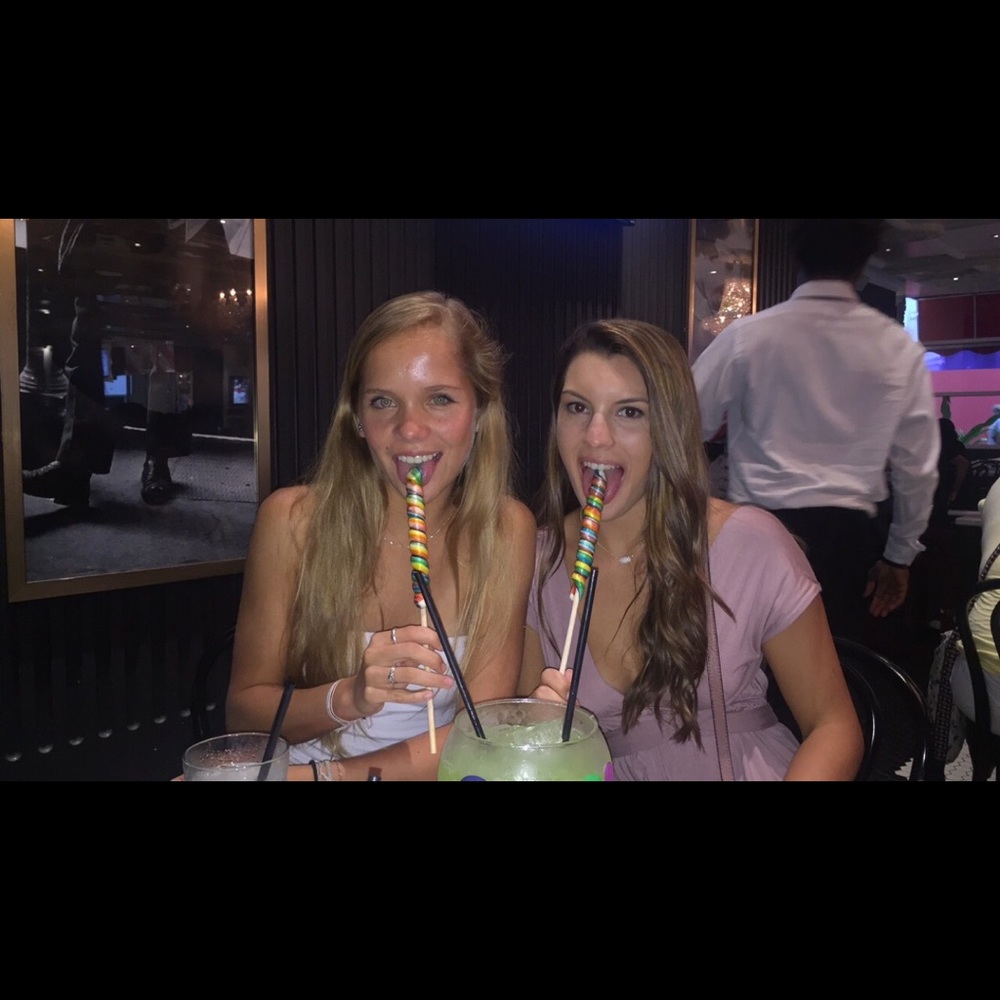 Meet your Posher, Lia