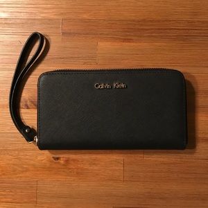 ⚡️SHIPS IMMEDIATELY! CALVIN KLEIN SAFFIANO WALLET!