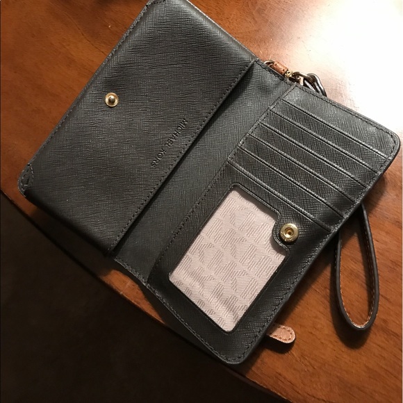 Michael Kors wristlet wallet. - Picture 3 of 3