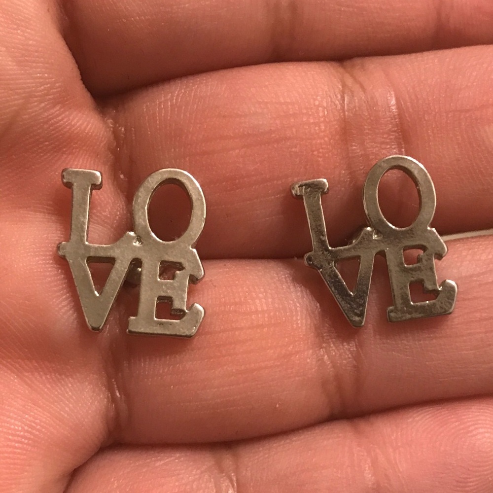LOVE Earrings 🏙