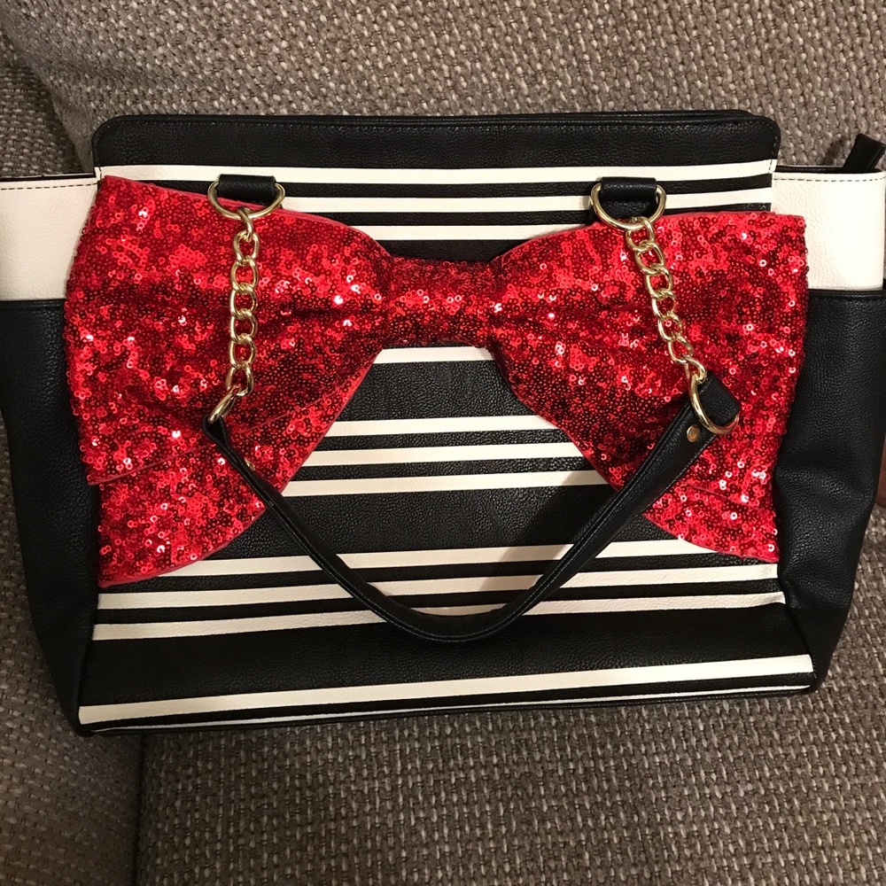 Band new purse