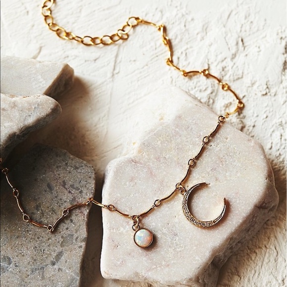 Lili Claspe Goodnight Moon Choker - Picture 1 of 3