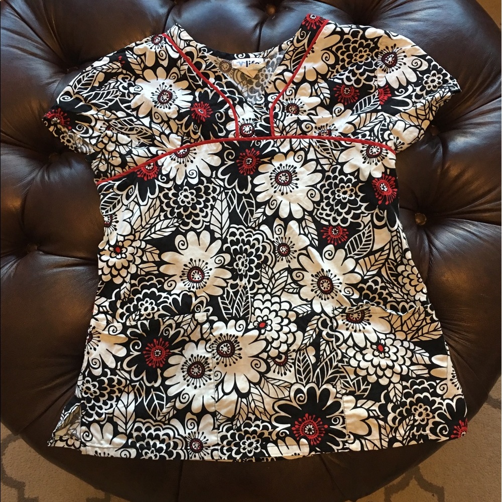 Woman's Large scrub top