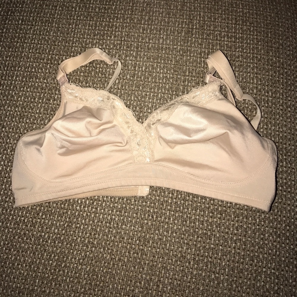 Breastfeeding bra