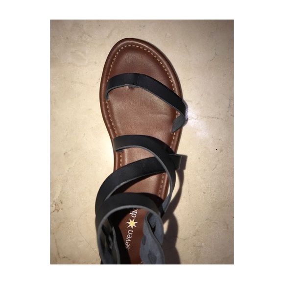 BLACK CROSSY SANDALS - Picture 5 of 5