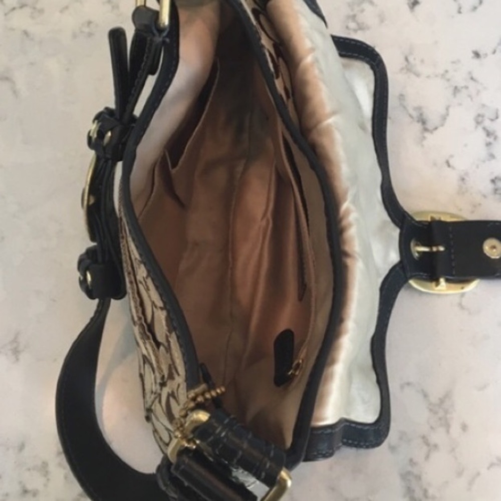 Authentic SignatureCoach - Picture 3 of 4