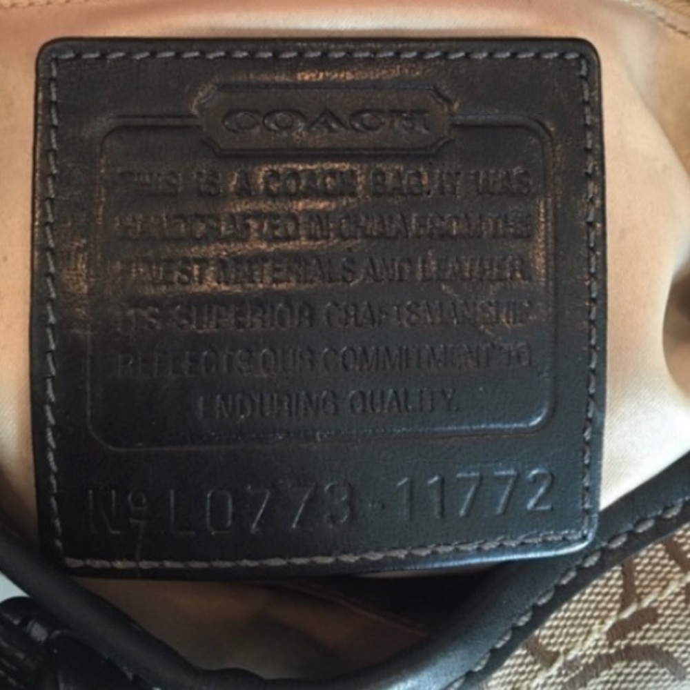 Authentic SignatureCoach - Picture 4 of 4