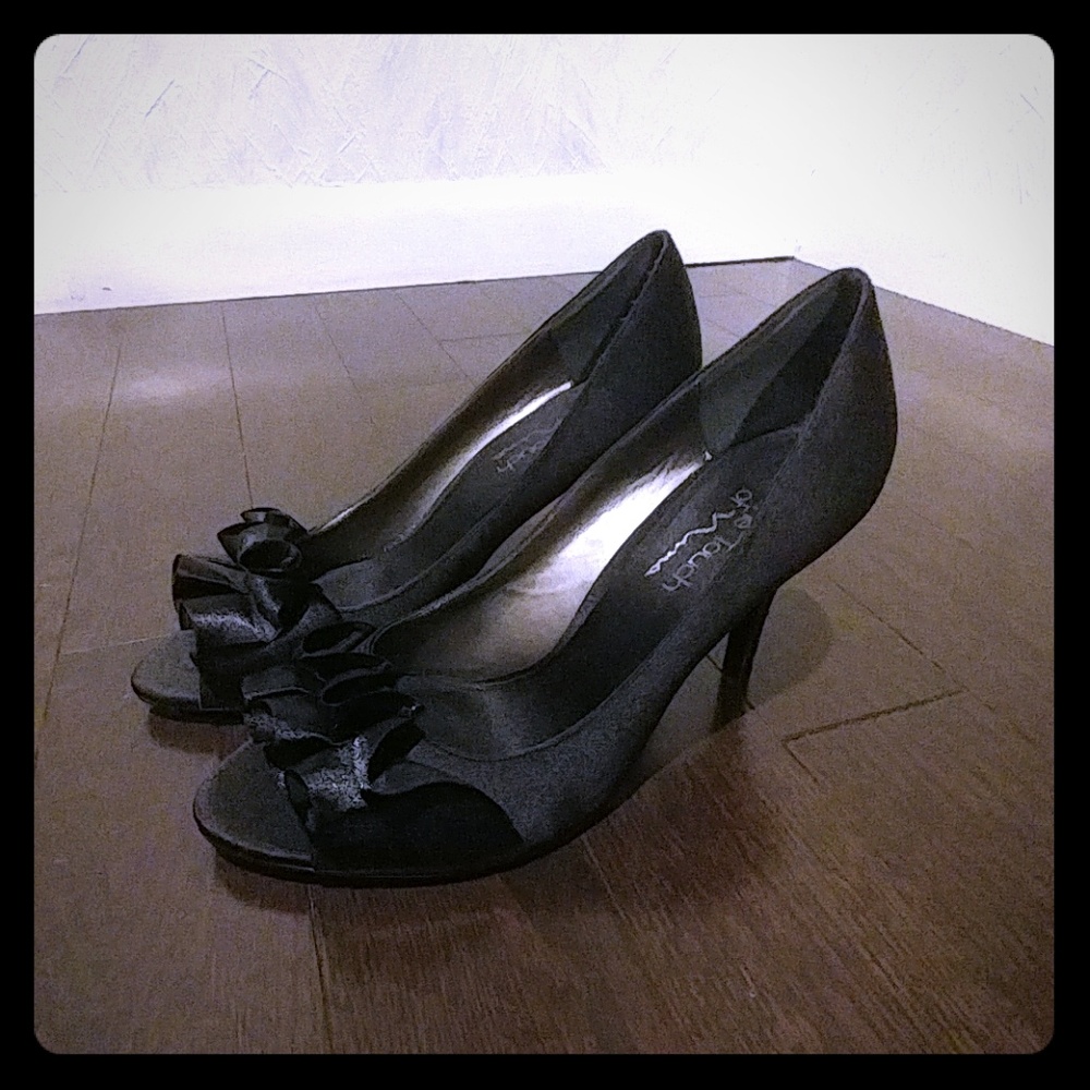 The Touch Black heels