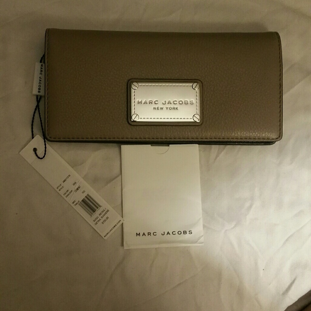 Marc Jacobs Bi-fold wallet
