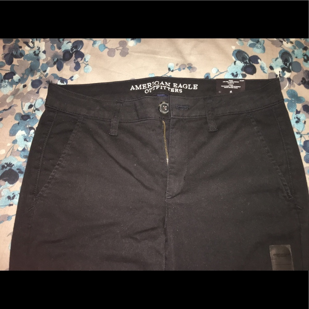 NWT American Eagle Black Skinny Jeans - Size 6