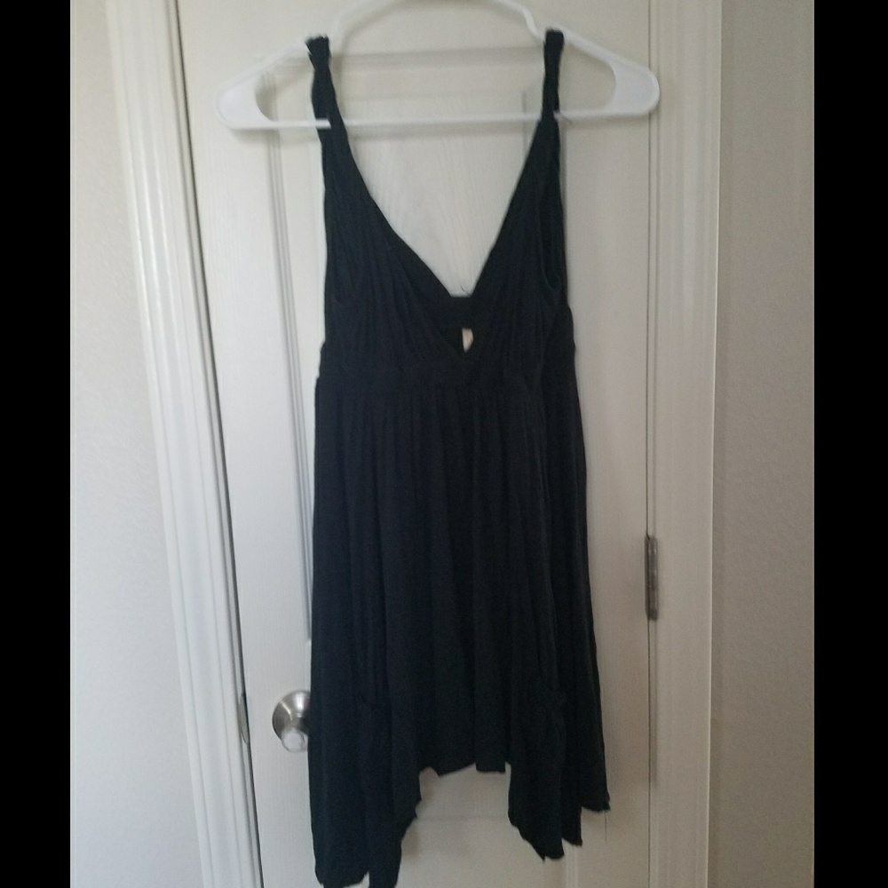 Flowing Front Pocket Tank
