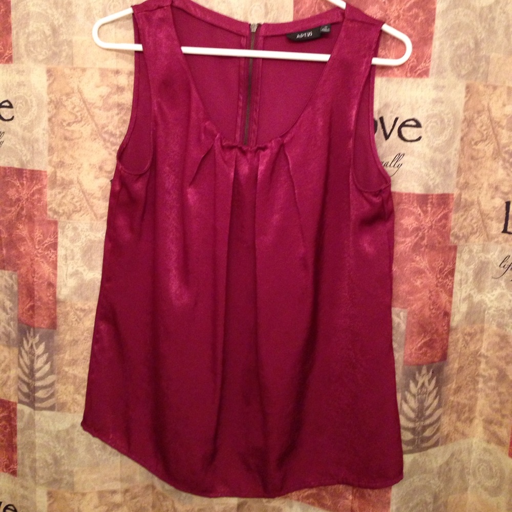 Fun and Flirty! Burgundy top