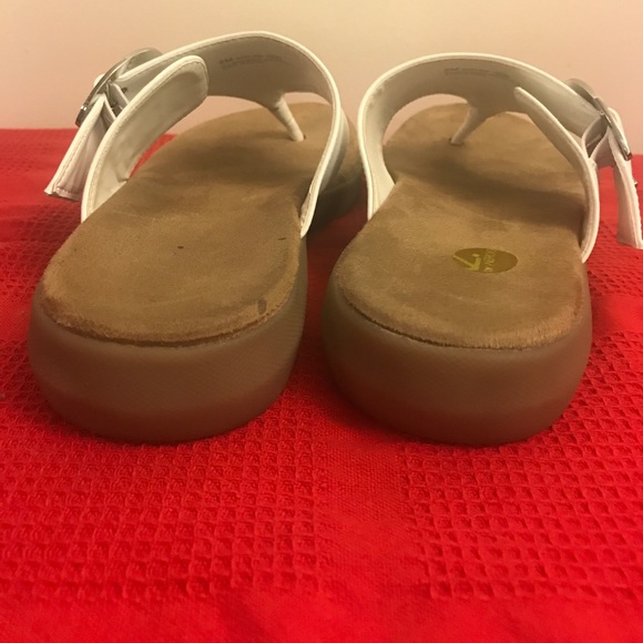 Sandals - Picture 2 of 4