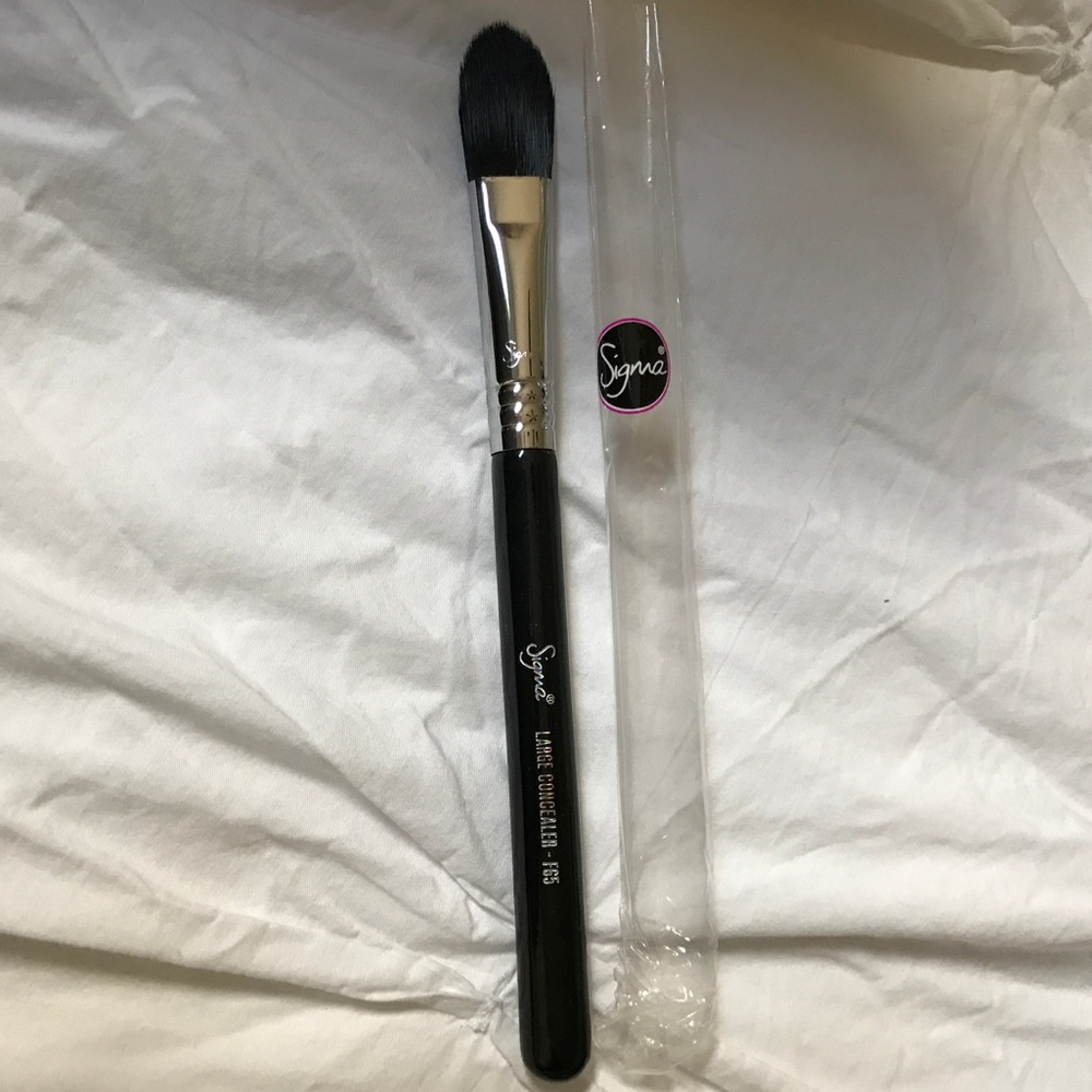 Sigma F65- Large Concealer