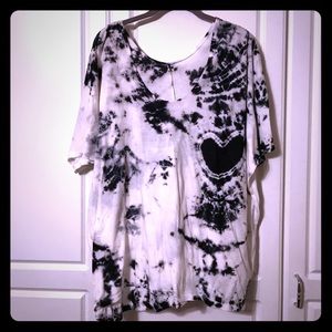 VS Tie Dye Heart Yoga Top