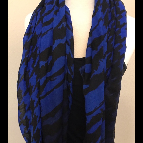 Scarves - Picture 5 of 5