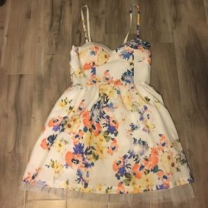 Floral TOBI dress 👗 EUC