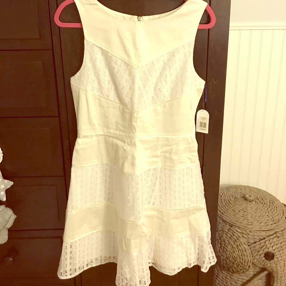 NWT Jessica Simpson white cotton and lace panel dress - Picture 2 of 11