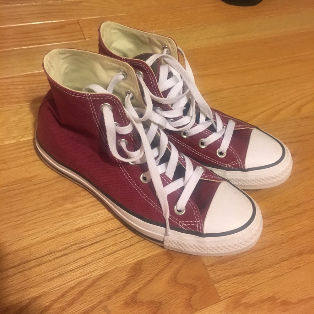 Maroon high top converse