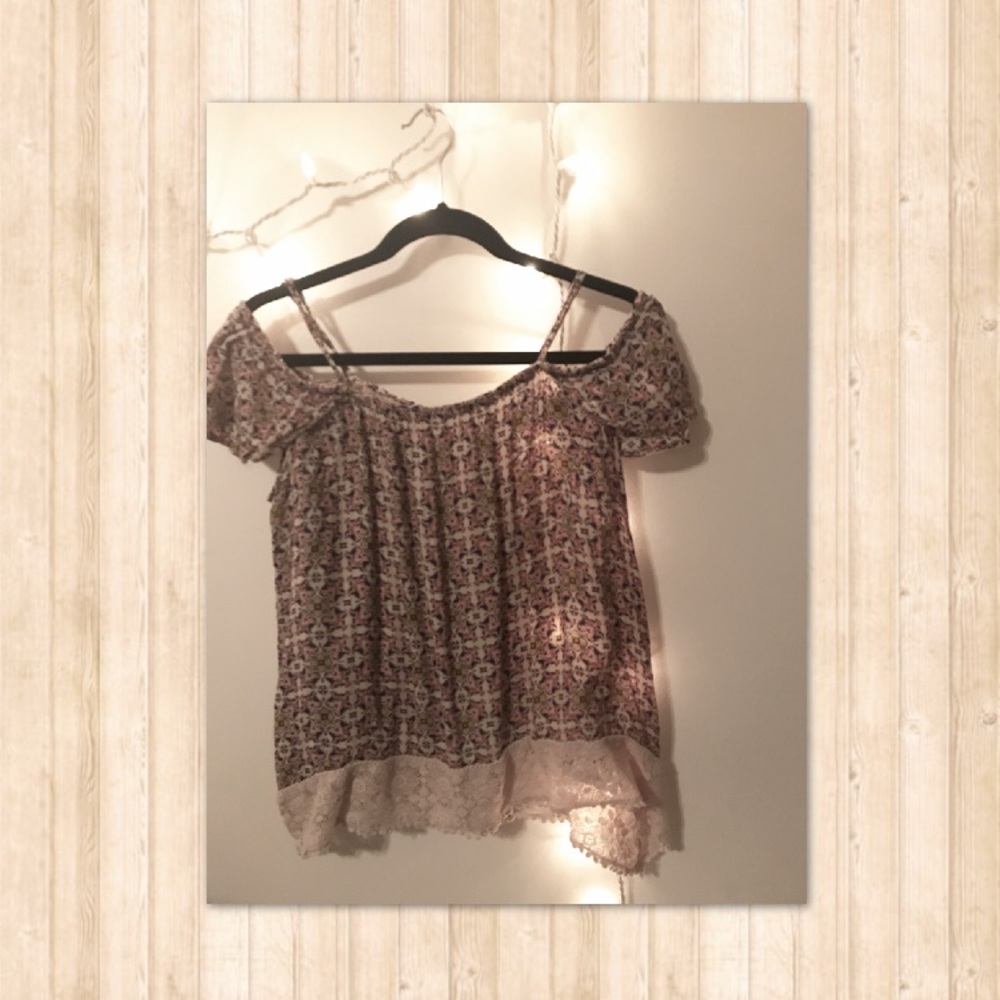 MOSSIMO Open shoulder floral top