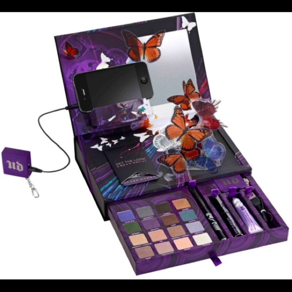 Urban Decay Book of Shadows Vol. 4