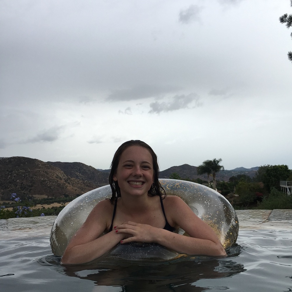 Meet your Posher, Claire