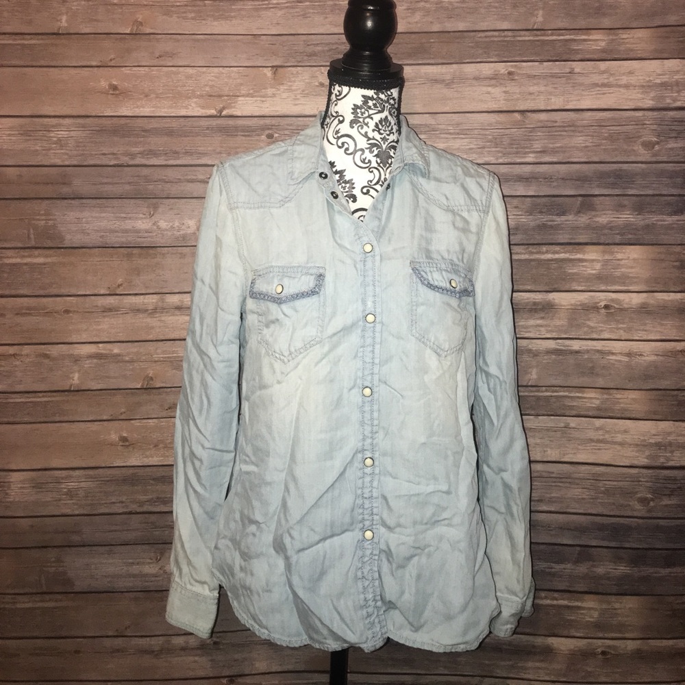 American Eagle Button Down Denim Shirt
