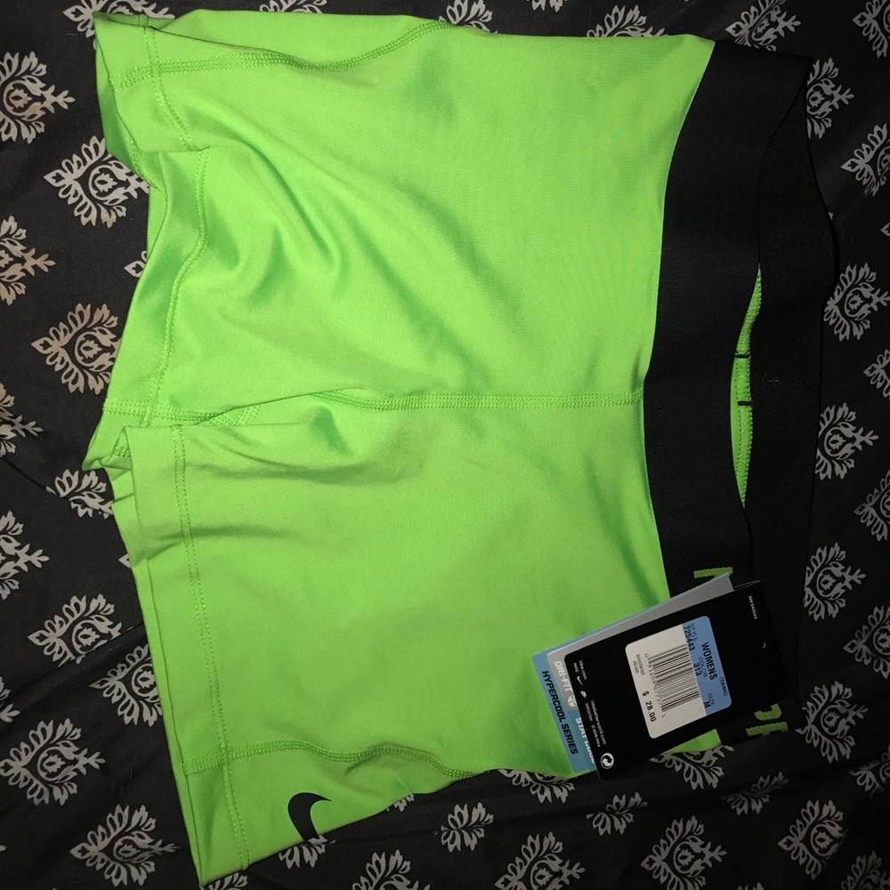 nike pro Hypercool Series Spandex.