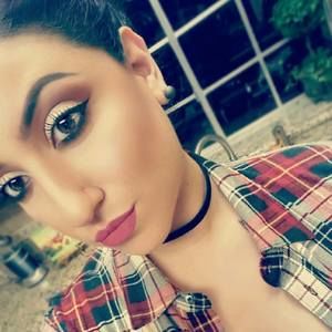 Meet your Posher, Emerald